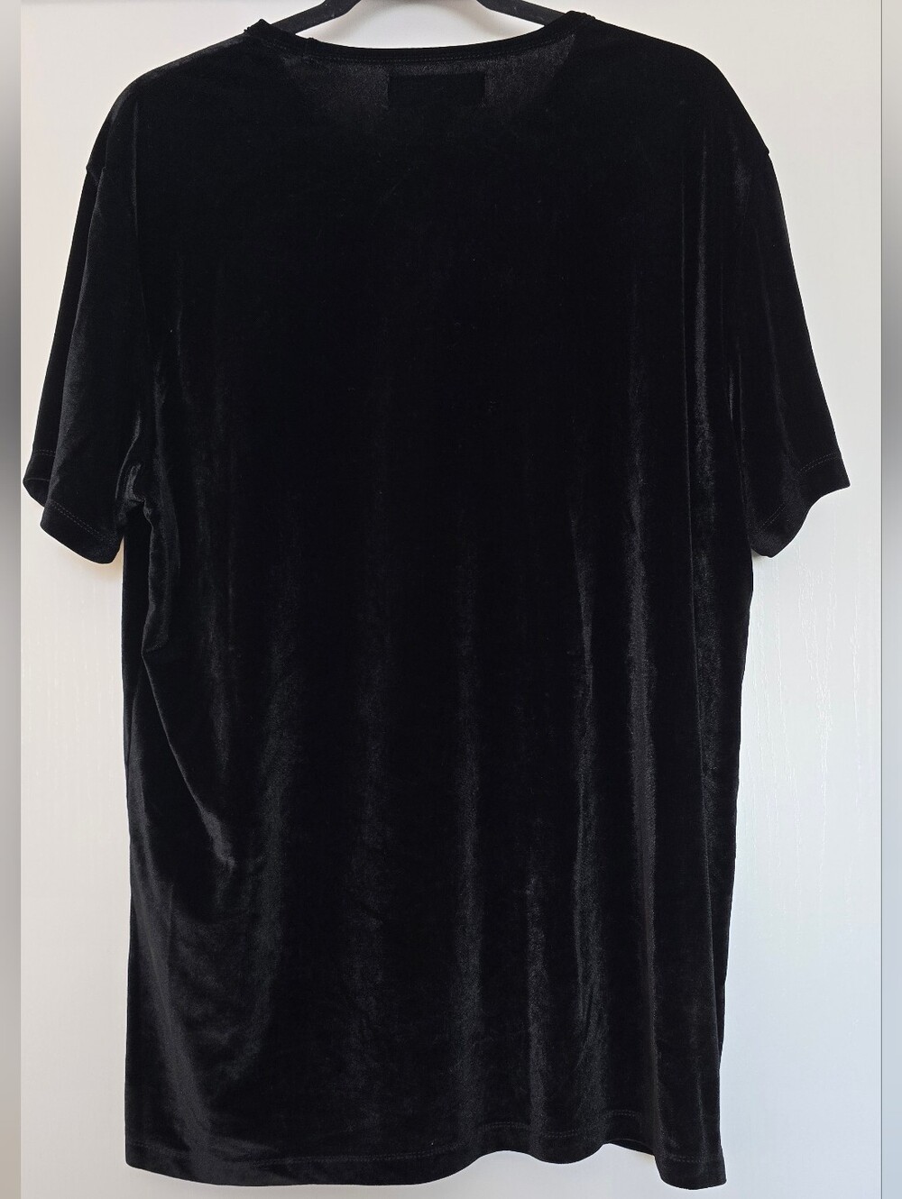 Forever 21 - Men's Black Velour/Velvet Shortsleeve Shirt - Picture 2 of 2